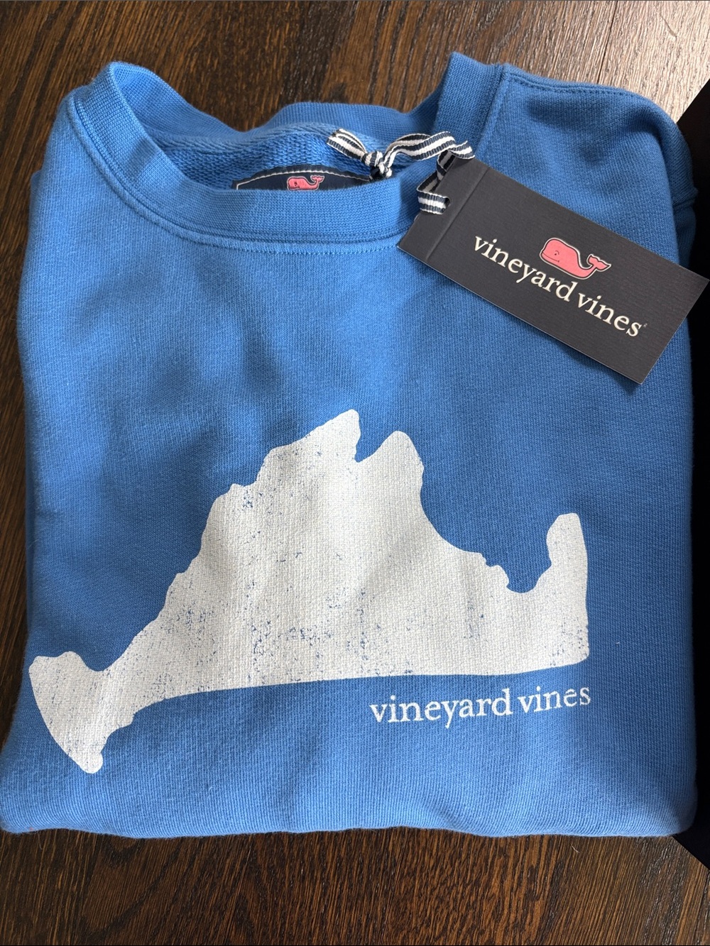 Vineyard Vines Blue Crewneck sweatshirt with White Island Graphic